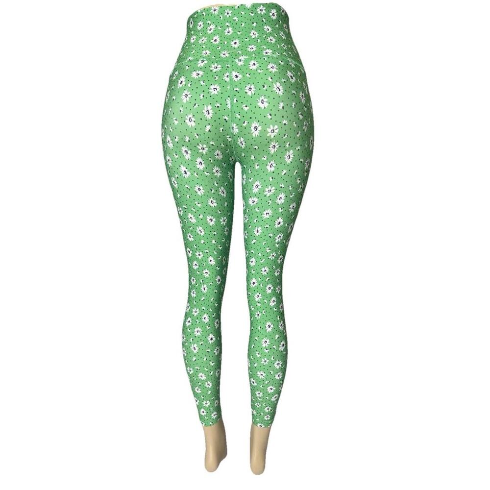 BEYOND YOGA High Waisted Midi Legging in Honeydew Daisies Green White Size Small